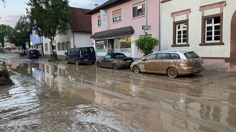 Schlamm auf den Straßen von Gondelsheim