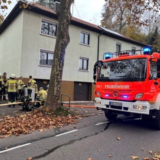 Feuerwehr bekämpft Brand in Baden-Baden