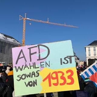 Es kamen viel mehr als erwartet: Über 20.000 demonstrierten am Samstag in Karlsruhe gegen Nazis und die AFD