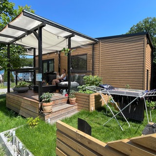 Kleines Glück: Auf einem Campingplatz in Waldbronn (Kreis Karlsruhe) steht das Tiny House von Louisa Vetter.