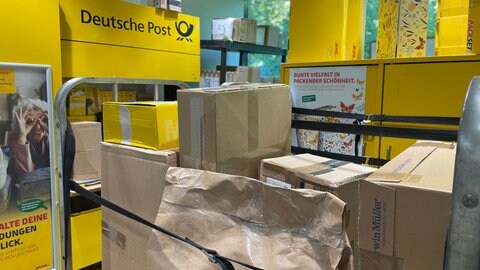 Gerade auf dem Land hat die Post weniger Filialen als gesetzlich vorgeschrieben. Betroffen sind bei euch im Gebiet zum Beispiel Neulingen-Göbrichen und Bruchsal-Obergrombach.