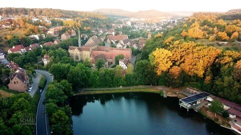 Tiefer See in Maulbronn ist eine beliebte Stelle zum schwimmen und baden im Kreis Karlsruhe. Im Sommer eine Runde schwimmen im Fluss oder am See: SWR1 Baden-Württemberg hat Tipps für euch, wo ihr besonders gut schwimmen und baden könnt - egal ob im Baggersee, Fluss, Bach oder Badesee.