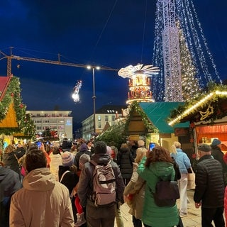 Der Gemeinderat von Karlsruhe hat am Dienstag die Erhöhung der Standgebühren für Schausteller auf dem Weihnachtsmarkt im kommenden Jahr abgelehnt.