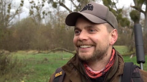 Simon Boos auf der Jagd im Wald bei Hügelsheim.