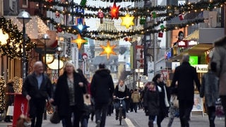 Das Weihnachts-Shopping in Karlsruhe hat begonnen. Für viele Händler ist das Weihnachtsgeschäft überlebenswichtig.