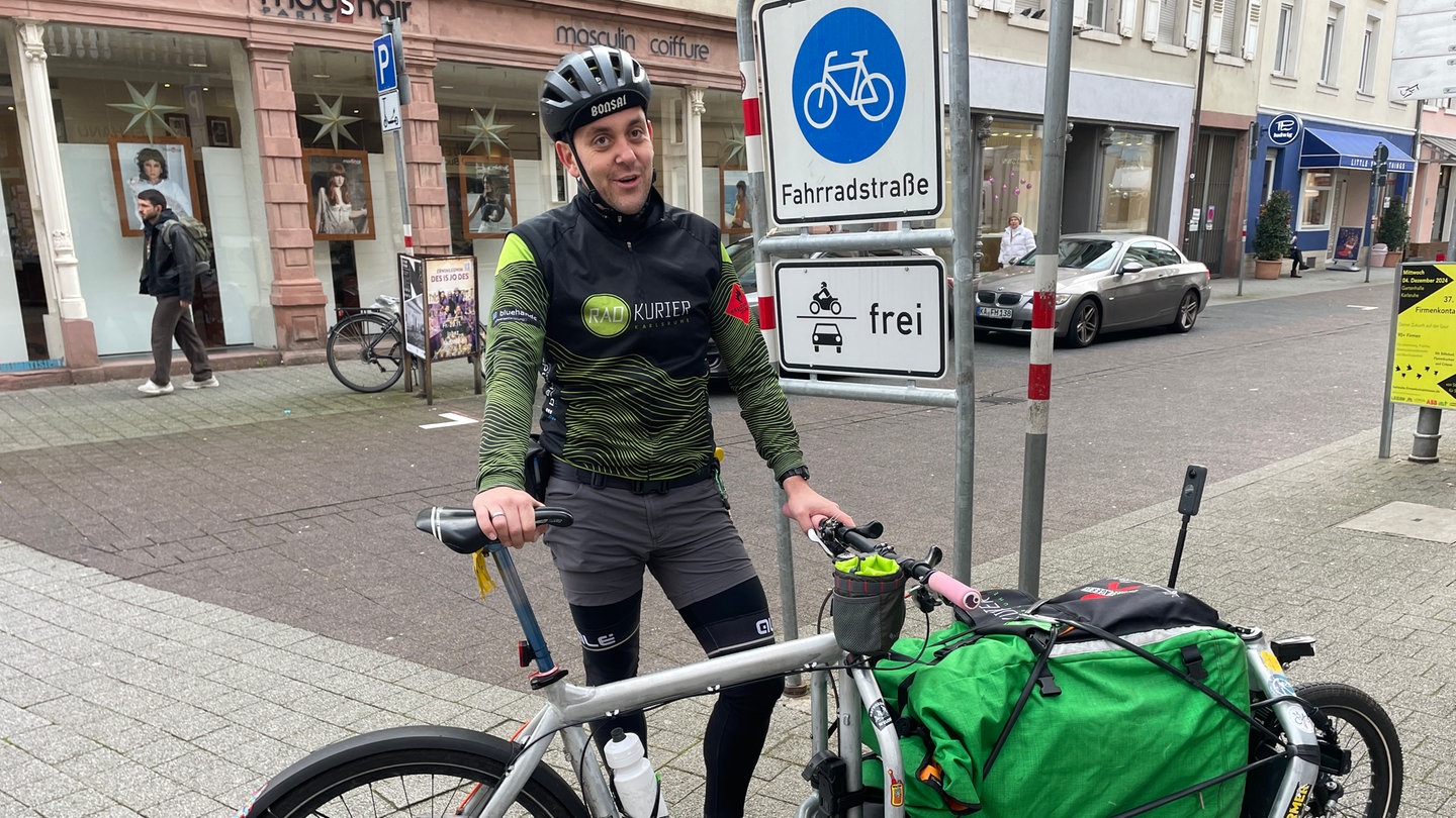 Michael Fuhrmann aus Karlsruhe hat sich den Weltmeister-Titel als Fahrradkurier geholt.