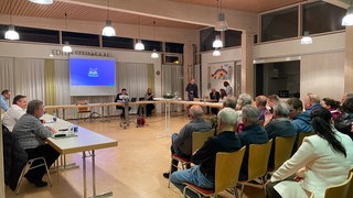 Emotionale Diskussionen auf der ersten Ortschaftsratssitzung nach dem Tod von drei Mädchen in Pforzheim Hohenwart.