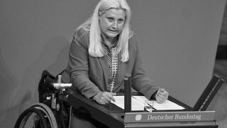 Die Grünen-Bundestagsabgeordnete Stephanie Aeffner bei einer Rede im deutschen Bundestag. Die 48-Jährige ist plötzlich verstorben.