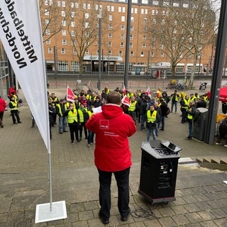 Auch in Karlsruhe wurde am Dienstagvormittag für mehr Geld im öffentlichen Dienst gestreikt.