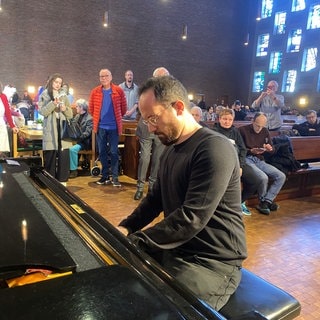 Der weltbekannte Pianist Igor Levit spielte eine Sonate von Beethoven in der Pforzheimer Vesperkirche.