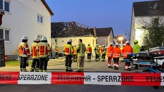 Feuerwehreinsatz bei Hauseinsturz in Stutensee-Spöck