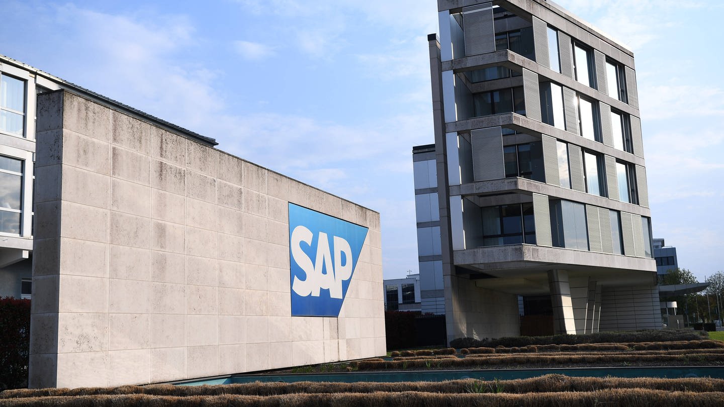 Der Softwarekonzern SAP aus Walldorf und ein ehemaliger Betriebsrat streiten sich vor dem Mannheimer Arbeitsgericht.