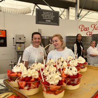 Der Maimarktbecher mit Erdbeeren ist ein Klassiker auf der Verbraucherschau.