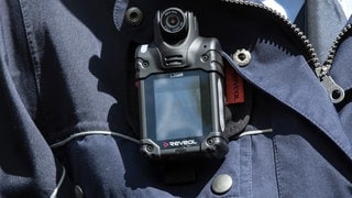 Die Bodycam soll unter anderem dabei helfen, Polizisten vor Übergriffen zu schützen