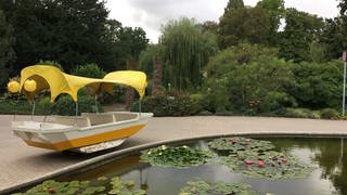 Luisenpark Mannheim - Eine Gondoletta steht auf dem Trockenen