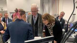 Ministerpräsident Winfried Kretschmann und Wissenschaftsministerin Petra Olschowski begeistert von Innovationen