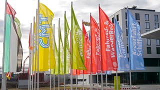Die CMT, ursprünglich "Caravan, Motor,Touristik-Messe" firmiert jetzt unter den Namen "Urlaubsmesse CMT"