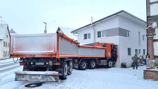 Hardheim: LKW knallt ins Haus