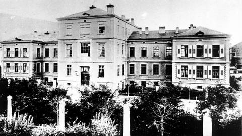 Die Frauenklinik mit Geburtshilfe-Abteilung - zwei Jahre nach ihrer Eröffnung im Jahr 1886.