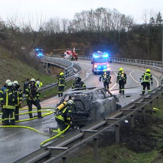 Bei einem Verkehrsunfall in Leimen (Rhein-Neckar-Kreis) ist ein 24-jähriger Motorradfahrer gestorben.