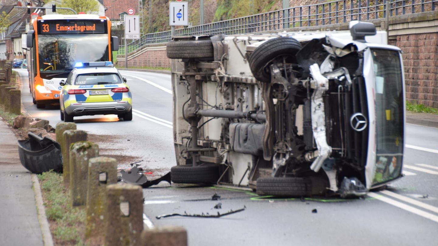 Bei einem Unfall in Heidelberg-Schlierbach sind am Montagabend drei Personen verletzt worden.