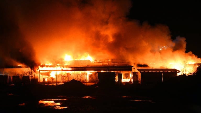 Großbrand Bäckerei Rutz Walldorf: Keine Brandursache ermittelt - SWR ...