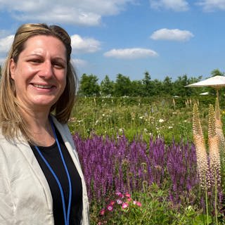 Lydia Frotscher an einem ihrer Lieblingsbeete auf der BUGA 23 in Mannheim