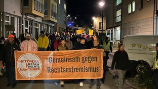 Rund 300 Menschen protestieren gegen den AfD-Bürgerdialog in Osterburken