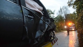 Ein betrunkener Autofahrer hat bei Hockenheim einen Totalschaden verursacht