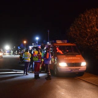 Einsatzkräfte der Feuerwehr in Sandhausen nach einem Gasaustritt