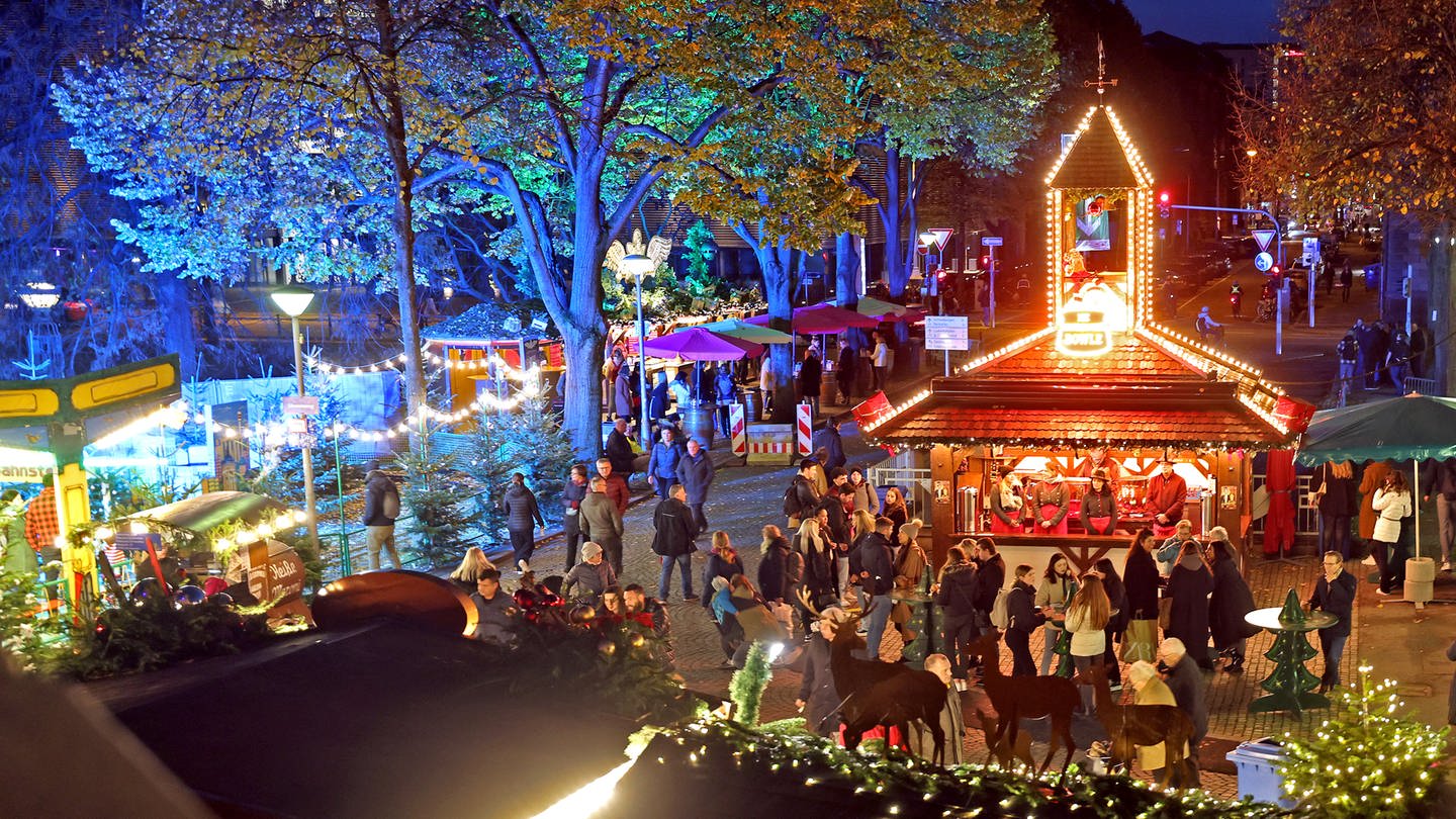 Der Weihnachtsmarkt am Mannheimer Wasserturm