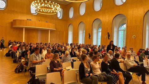 Rund 200 Interessierte waren bei der Podiumsdiskussion im Mannheimer Schloss dabei.