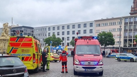 Messerattacke Auf Mannheimer Marktplatz, Polizist In Lebensgefahr - SWR ...