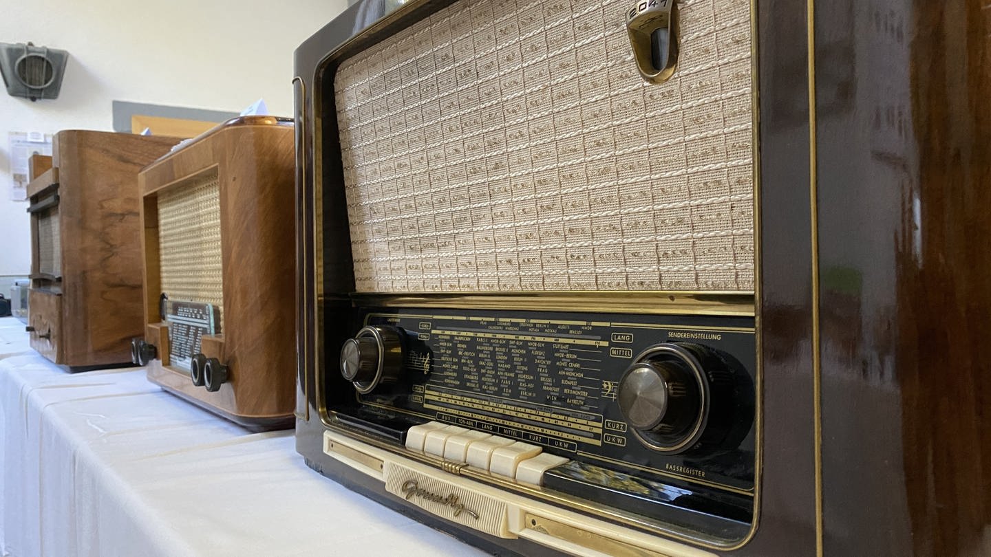 Historische Radiogeräte im Ketscher Heimatmuseum