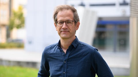 Soziologe Marc Helbling mit Brille