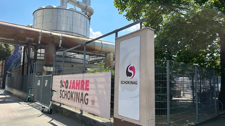 Eingang zum Firmengelände von Schokinag in Mannheim