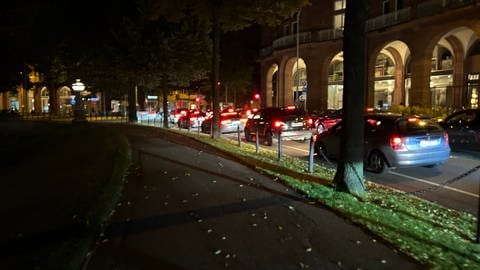 Autos stauen sich rund um den Mannheimer Wasserturm