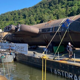 U-Boot U17 vor Fahrt unter Alter Brücke in Heidelberg gedreht