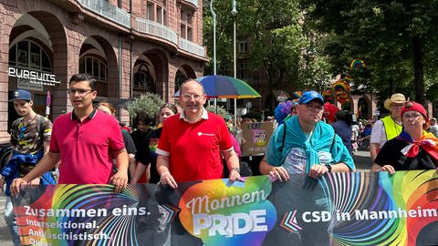 OB Christian Specht (CDU) bei der Monnem Pride