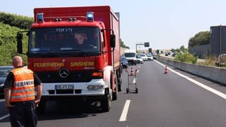 Wegen mehrere Unfälle auf der A6 zwischen Sinsheim und Walldorf staut es sich. Zudem sind Einsatzkräfte wie die Feuerwehr im Einsatz.