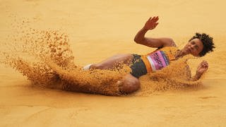 Malaika Mihambo beim Weitsprung bei den Olympischen Spielen in Paris