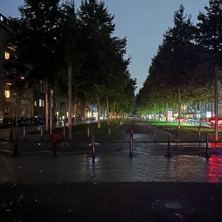 Dunkle Straßen in Mannheim, nachdem die Straßenbeleuchtung ausgefallen ist.