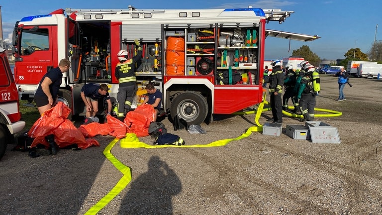 Magnitude-Übung im Hafen in Mannheim