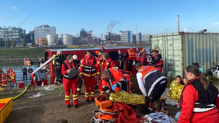 Magnitude-Übung im Hafen in Mannheim