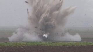 Der Kampfmittelräumdienst hat auf einem Feld in Heddesheim einen Blindgänger aus dem Zweiten Weltkrieg gesprengt.