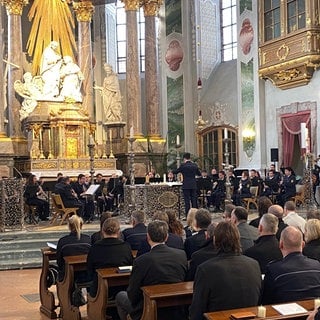 Gedenkfeier für im Dienst getötete Polizisten in der Jesuitenkirche in Mannheim