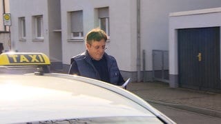 Ein Taxifahrer hat zwei Frauen aus Eppelheim vor Internet-Betrügern gerettet.