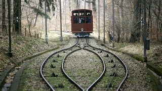 historische Bergbahn fährt (Archivbild)