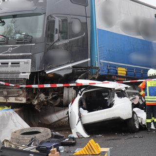 Schwerer Unfall auf der A6 bei Dielheim mit mehreren Verletzten