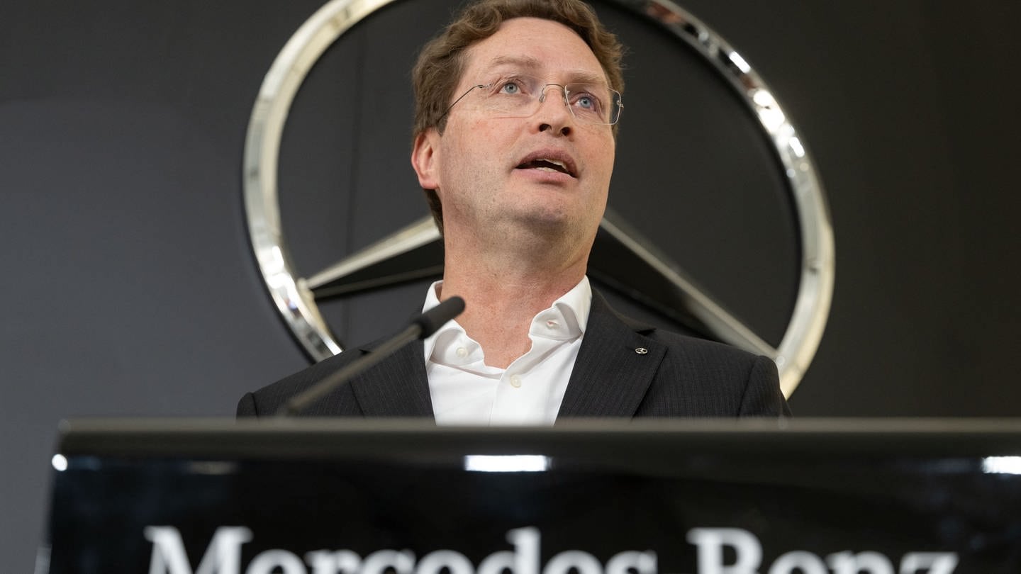 Trotz Krisen Autobauer Mercedes Benz W Chst Und Spart Gas Swr Aktuell